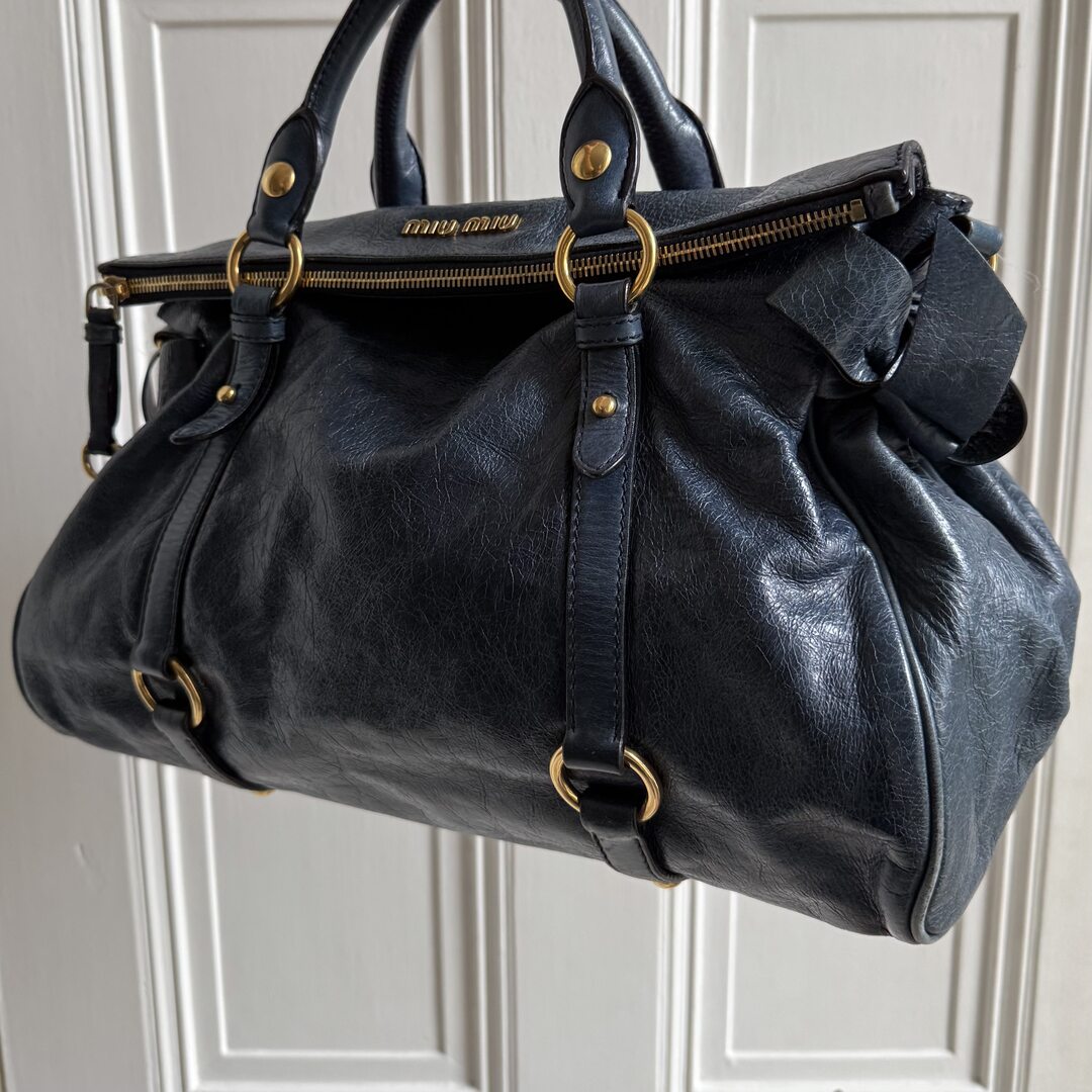 PreOwned Miu Miu Vitello Lux Blue Leather Handbag