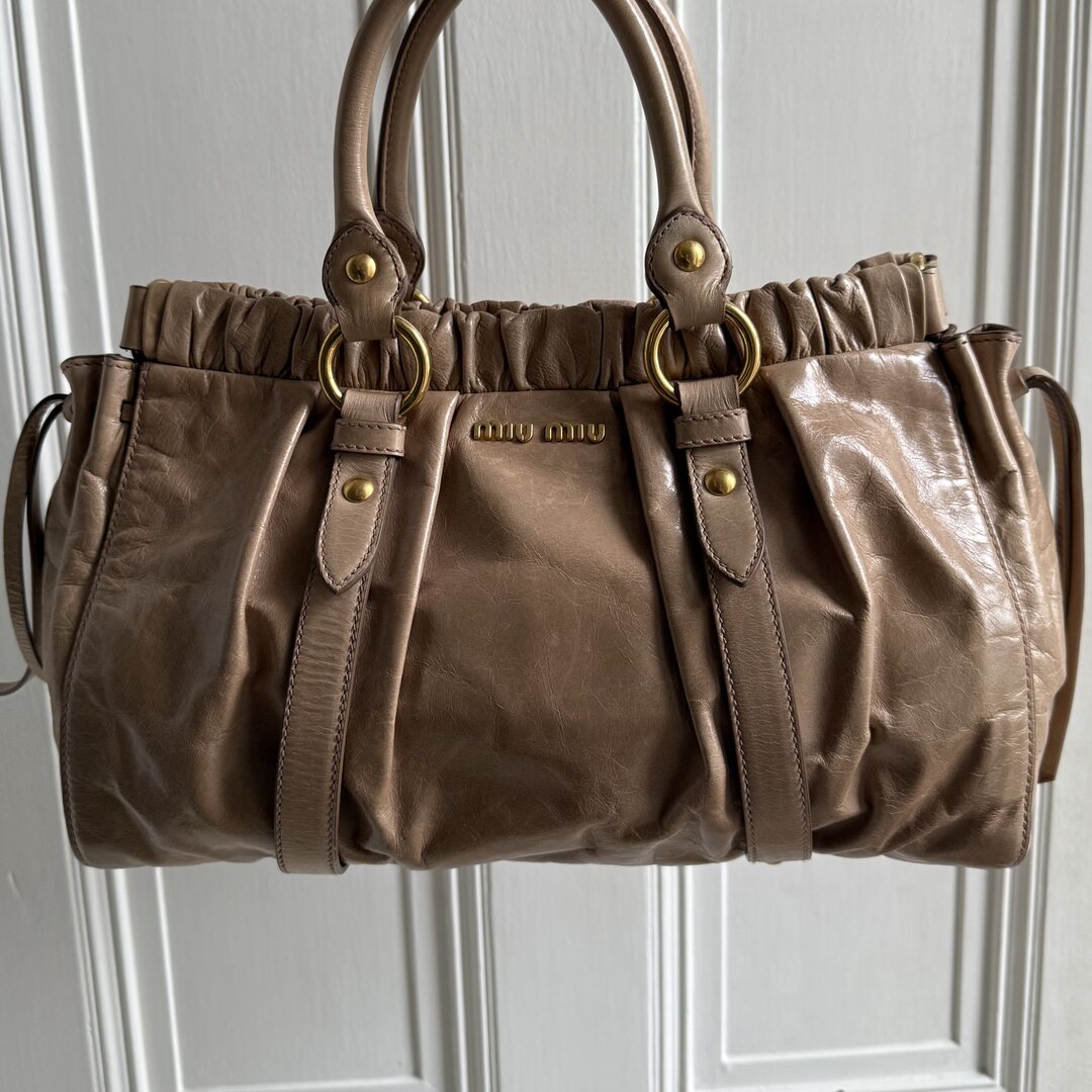 PreOwned Miu Miu Vitello Beige Leather Handbag