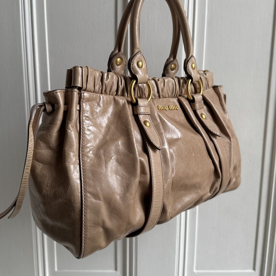 PreOwned Miu Miu Vitello Beige Leather Handbag