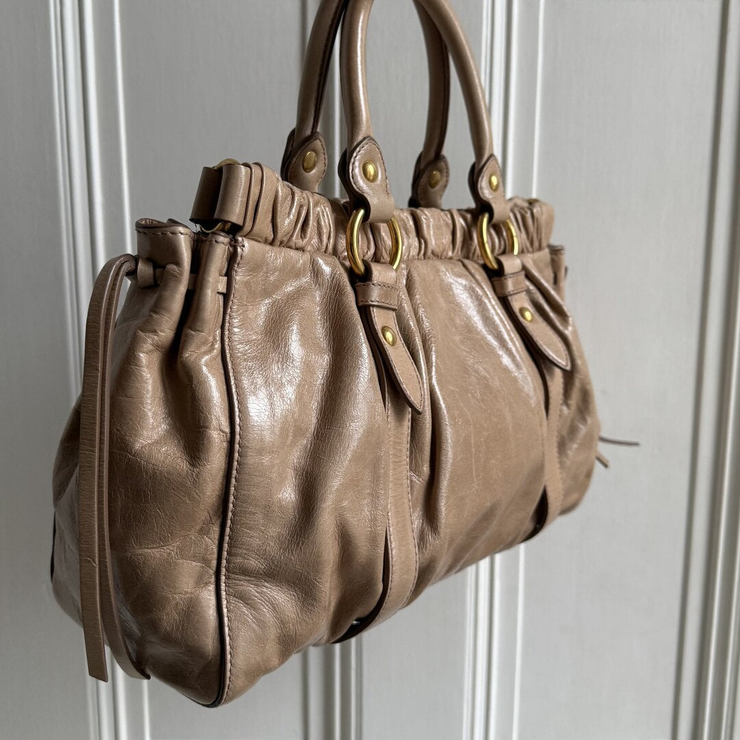 PreOwned Miu Miu Vitello Beige Leather Handbag