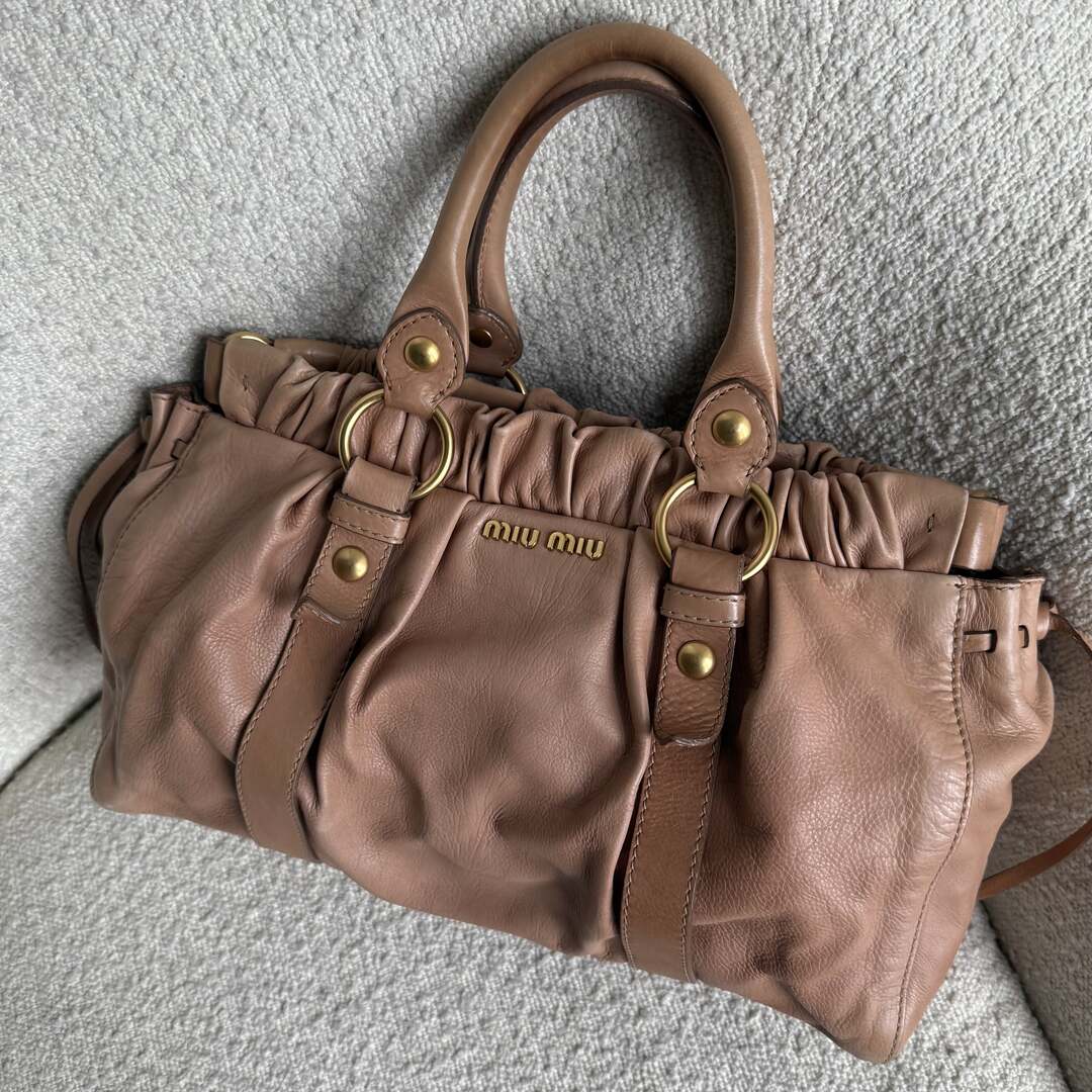 PreOwned Miu Miu Vitello Light Pink Leather Handbag