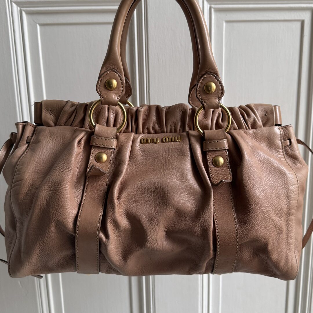 PreOwned Miu Miu Vitello Light Pink Leather Handbag