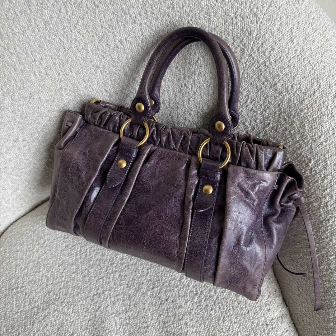 PreOwned Miu Miu Vitello Purple Leather Handbag